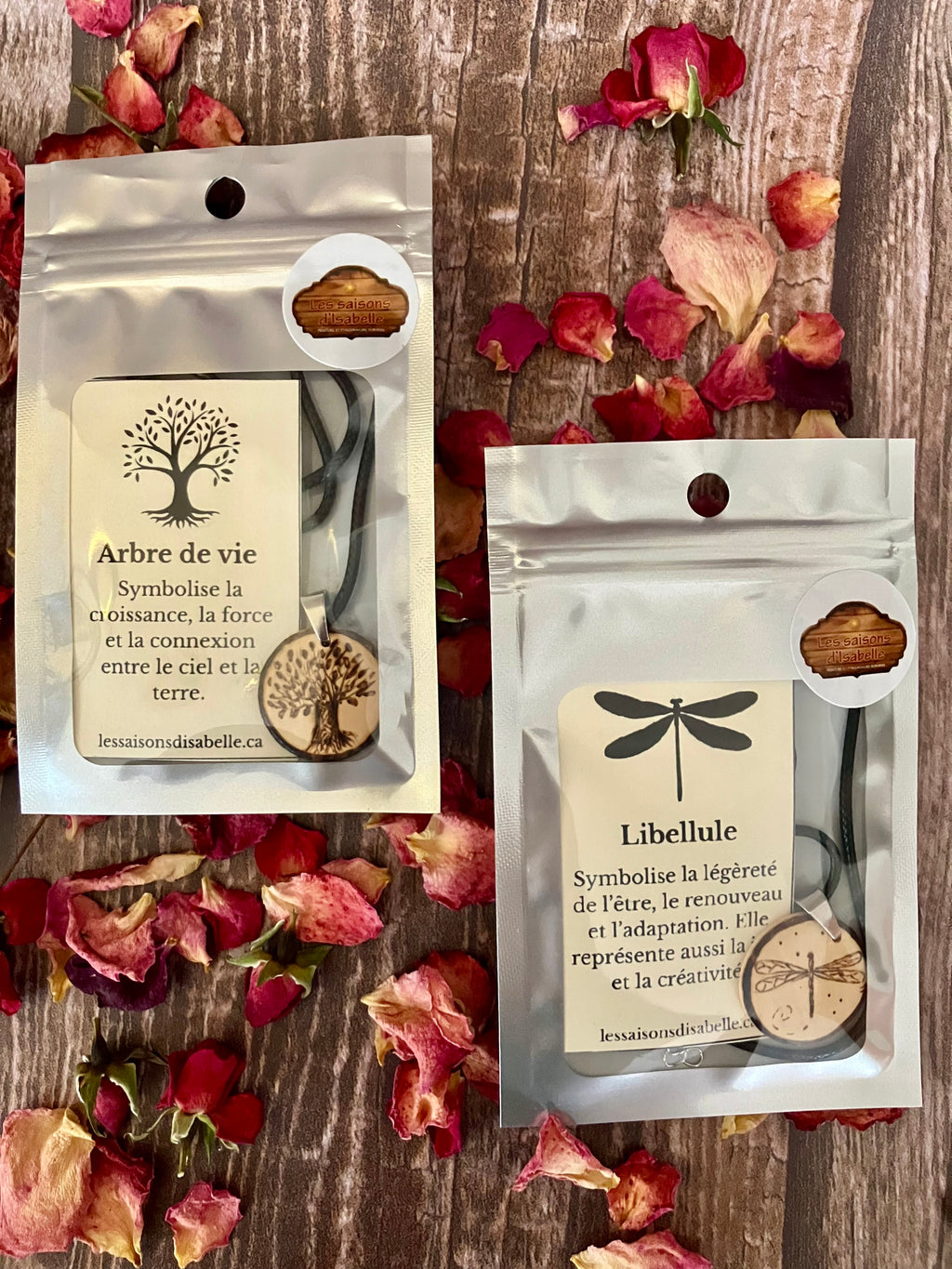 Collier en bois pyrogravé — pendentif artisanal