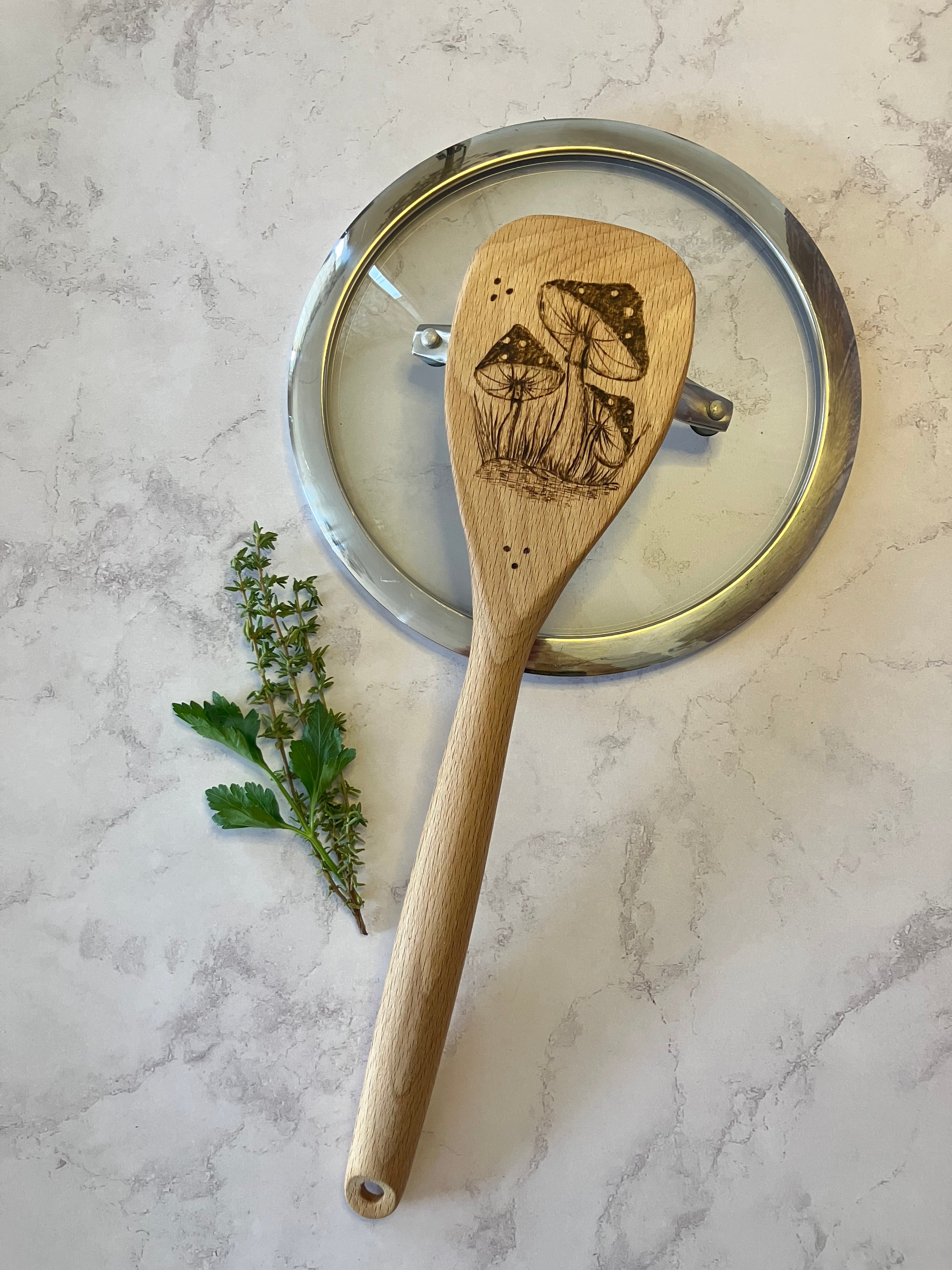 Cuillère de bois en hêtre — pyrogravure délicate + option personnalisée