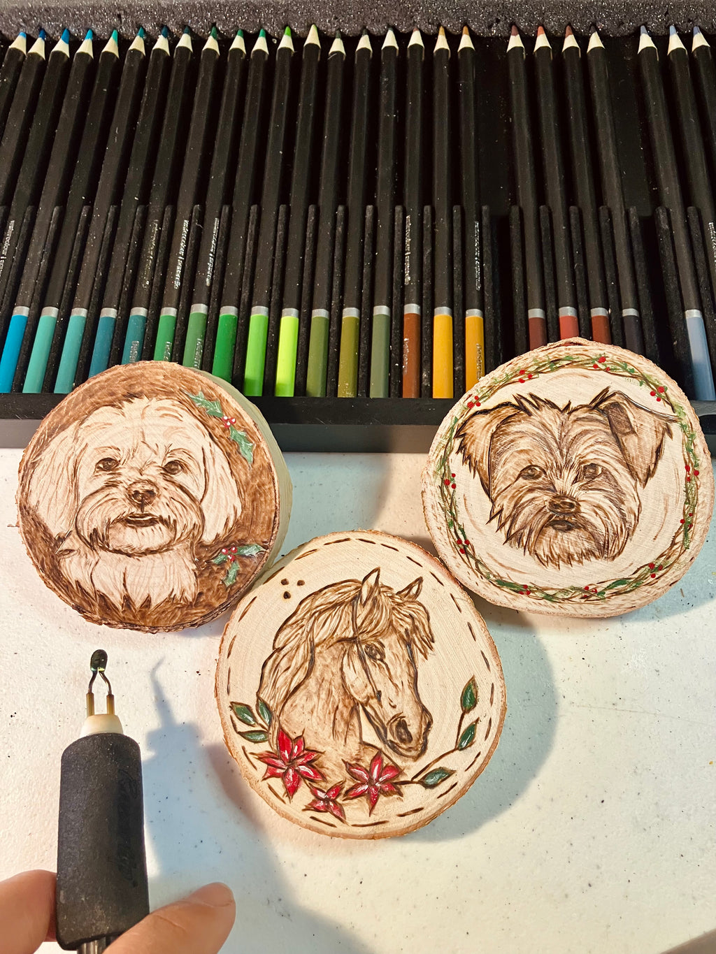 Ornement de ton fidèle compagnon — pyrogravure sur bois (personnalisé)